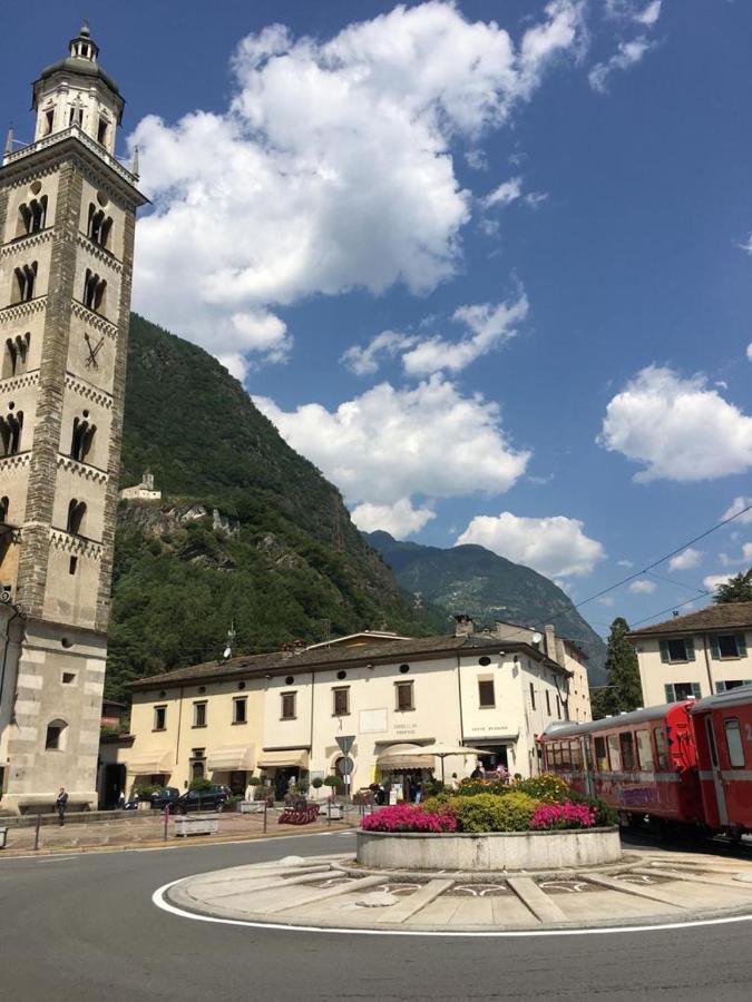 Casa Vacanze - Residenza Elvezia Tirano Exteriör bild