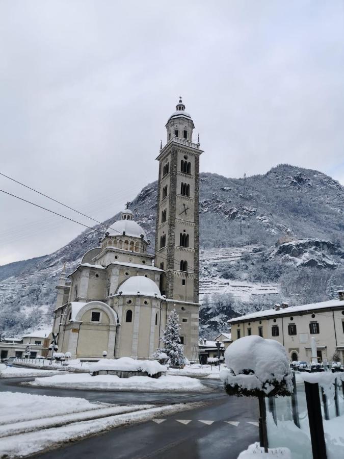 Casa Vacanze - Residenza Elvezia Tirano Exteriör bild